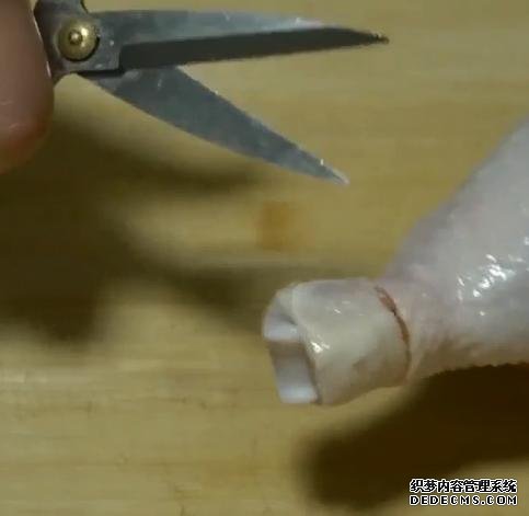 雞腿的新吃法，不蒸不煮不烤，不用一滴油，外香內(nèi)酥太好吃了
