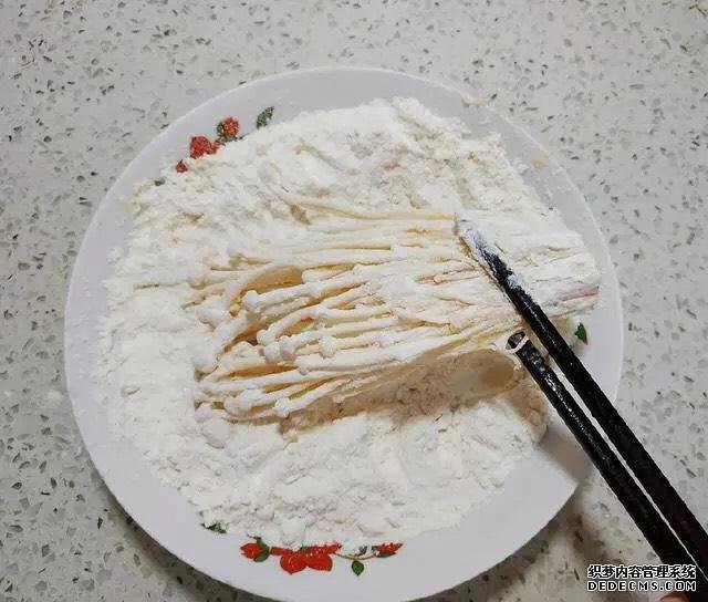 竟然被五塊錢的金針菇撩到了，怎么從來(lái)沒(méi)想到還能這樣做？