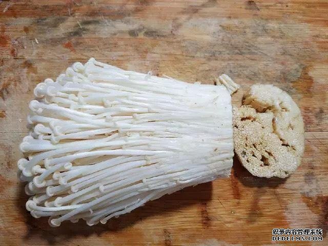 竟然被五塊錢的金針菇撩到了，怎么從來(lái)沒(méi)想到還能這樣做？