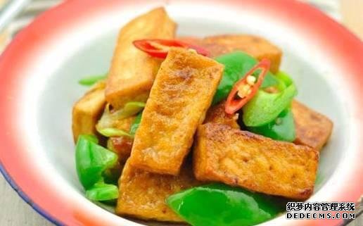 這幾款虎皮菜，簡(jiǎn)直堪稱(chēng)下飯的神菜，一個(gè)人可以吃三碗。