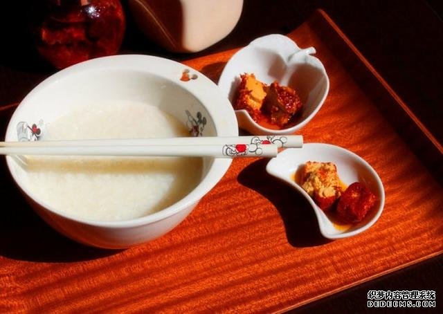 自己做安心腐乳，美味又養(yǎng)生的民間食譜。