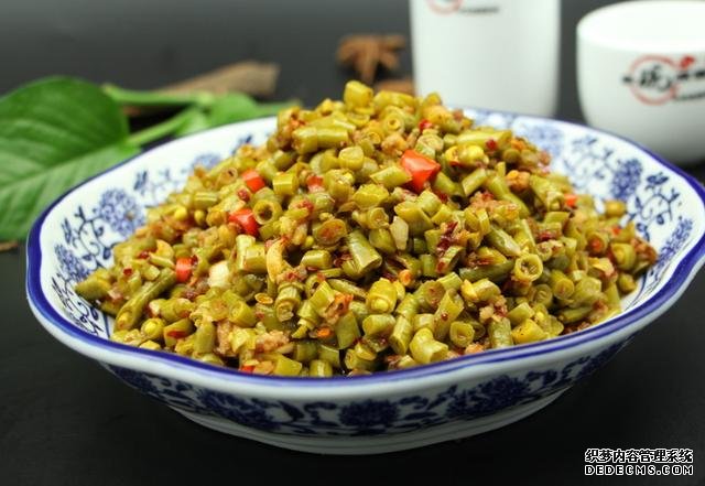 家常下飯美味——酸豆角肉沫，一頓讓我吃?xún)赏腼? img_height=