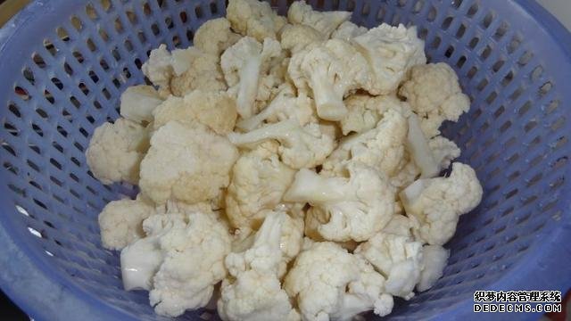 花菜燒肉做法，色香味俱全，能讓你多吃幾碗飯