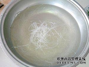 雜蔬肉末炒粉絲最好吃的做法，脆爽Q彈不粘鍋，色香味俱全
