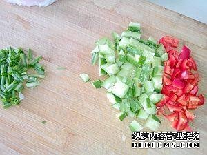 雜蔬肉末炒粉絲最好吃的做法，脆爽Q彈不粘鍋，色香味俱全
