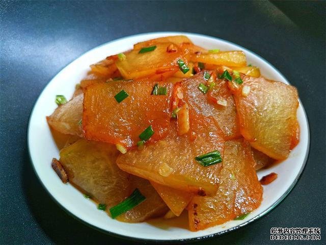 美食推薦：干鍋茄子帶魚(yú)，茄餅蒸肉，蔥油雞腿，紅燒冬瓜片