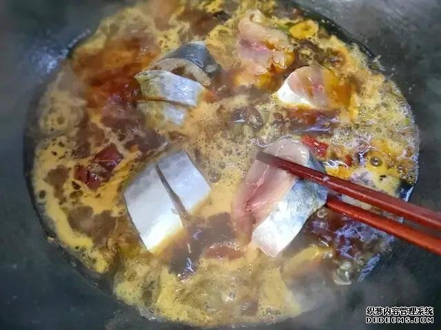遇上這魚(yú)從不手軟，一買(mǎi)就是10斤，肉嫩刺少營(yíng)養(yǎng)高，每次都吃不夠