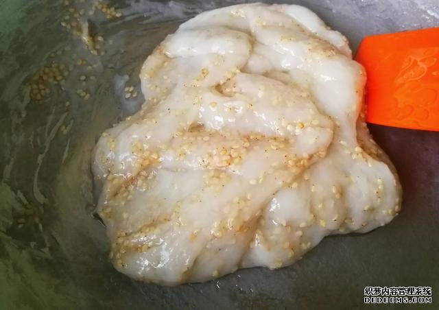 一碗面粉，一把芝麻，老婆餅在家做，不出門也能吃到，酥到掉渣