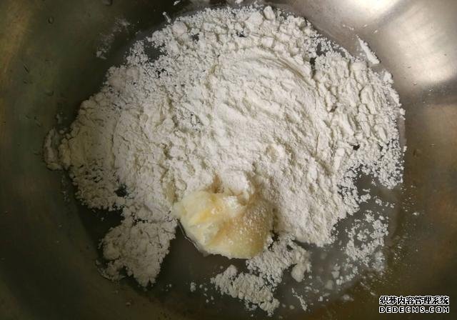 一碗面粉，一把芝麻，老婆餅在家做，不出門也能吃到，酥到掉渣