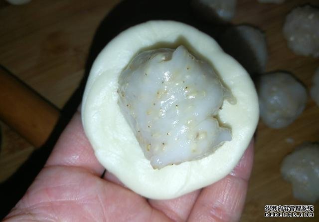 一碗面粉，一把芝麻，老婆餅在家做，不出門也能吃到，酥到掉渣
