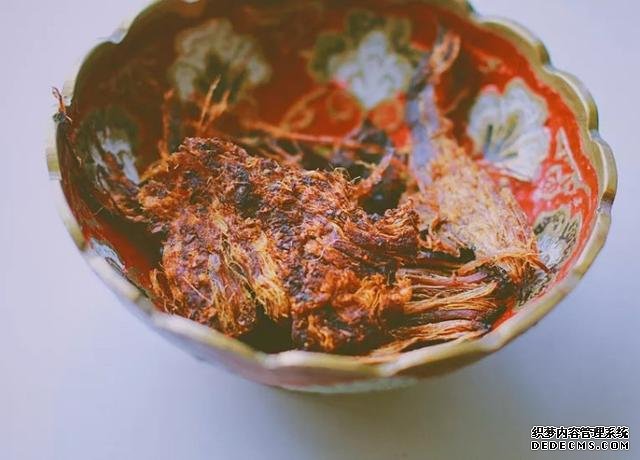 學(xué)生黨“敢看不敢買”的四種零食，心中愛(ài)到不行，奈何要價(jià)太高