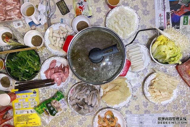 假期快結(jié)束，家里食材剩太少，湊齊食材，也要做頓簡單“大餐”