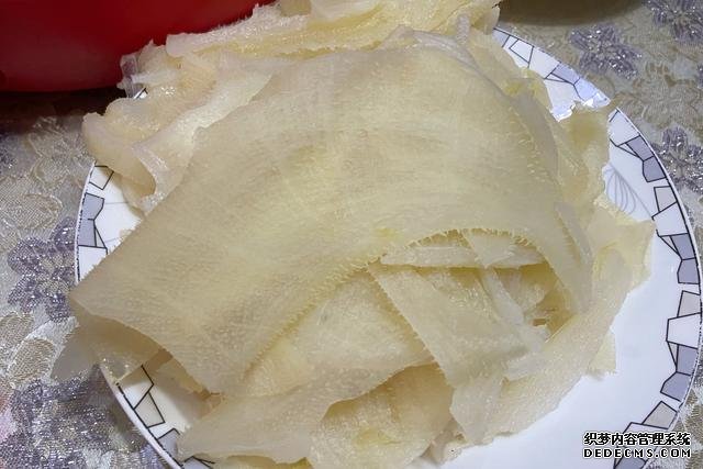 假期快結(jié)束，家里食材剩太少，湊齊食材，也要做頓簡單“大餐”