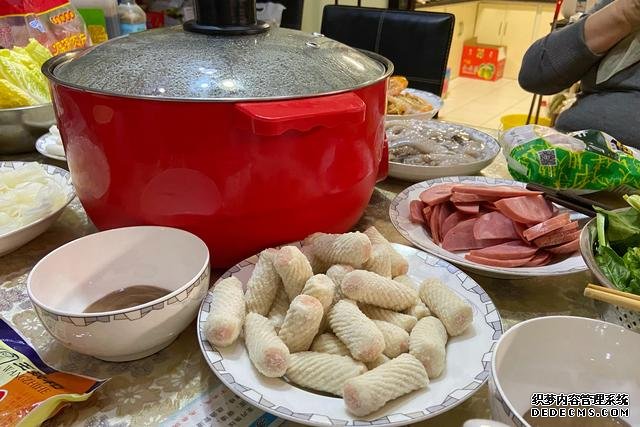假期快結(jié)束，家里食材剩太少，湊齊食材，也要做頓簡單“大餐”