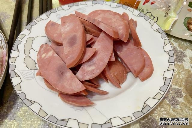 假期快結(jié)束，家里食材剩太少，湊齊食材，也要做頓簡單“大餐”