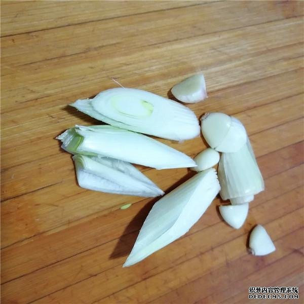 老公隔三差五就饞這菜，1斤才12元，比紅燒肉香多了，1周吃1次