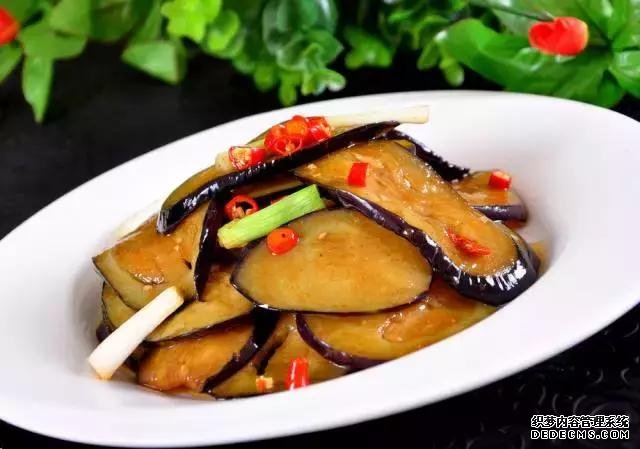 15道葷菜熱菜做法，10道涼菜下酒菜做法，簡(jiǎn)單易做，待客備用