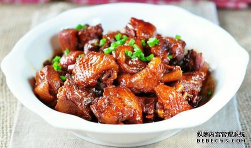 15道葷菜熱菜做法，10道涼菜下酒菜做法，簡(jiǎn)單易做，待客備用