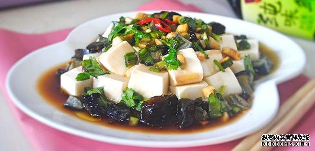 15道葷菜熱菜做法，10道涼菜下酒菜做法，簡(jiǎn)單易做，待客備用