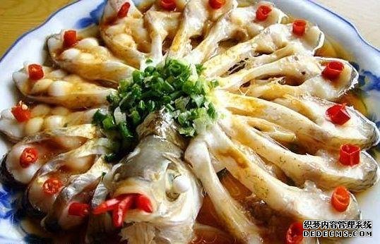 15道葷菜熱菜做法，10道涼菜下酒菜做法，簡(jiǎn)單易做，待客備用