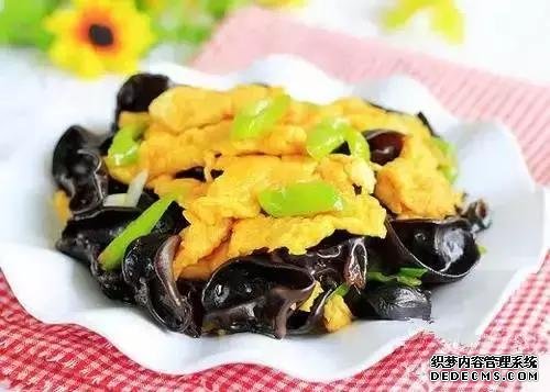 15道葷菜熱菜做法，10道涼菜下酒菜做法，簡(jiǎn)單易做，待客備用
