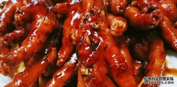 美食推薦：娃娃菜腐竹、咸蛋黃茶樹菇、薄荷羊肉、五香雞爪的做法