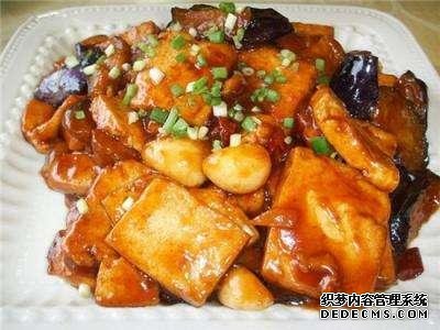 美食推薦：豆皮開花卷，豆腐燜茄子，絲瓜炒豆腐，海鮮菇蒸腐竹