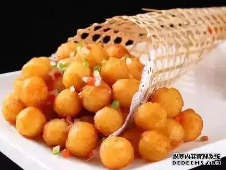 舌尖上的誘惑：生焗鮮鮑仔、椒鹽小土豆、臘香鍋巴，值得推薦