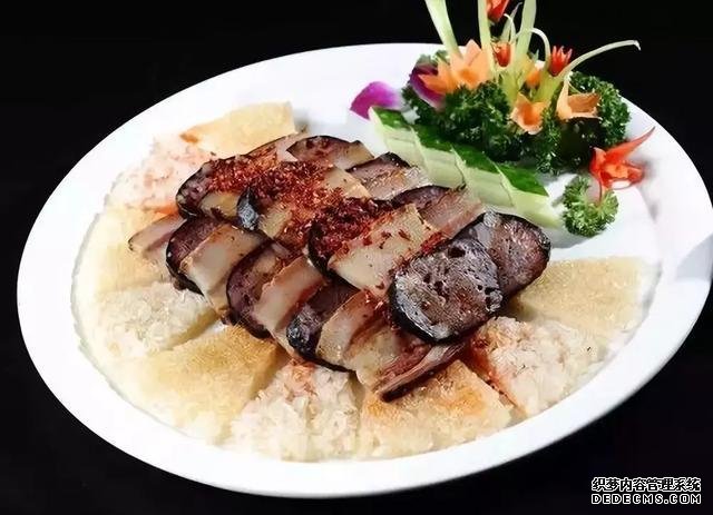 舌尖上的誘惑：生焗鮮鮑仔、椒鹽小土豆、臘香鍋巴，值得推薦