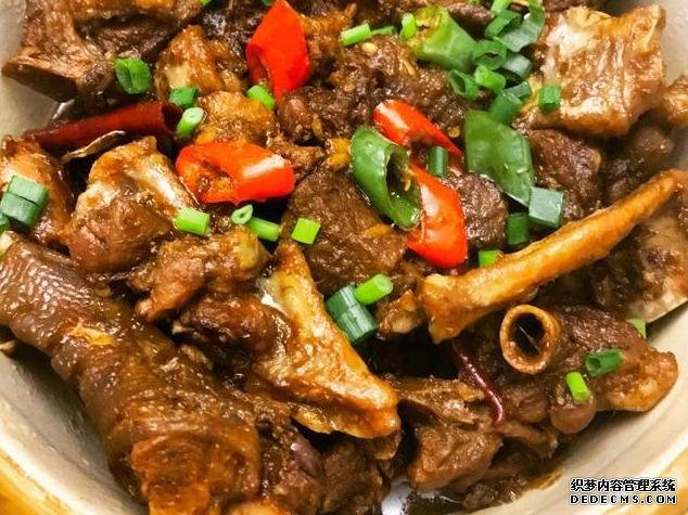 啤酒燜鵝，青紅椒炒蝦仁，冬筍肉絲尖椒這幾道家常菜的做法