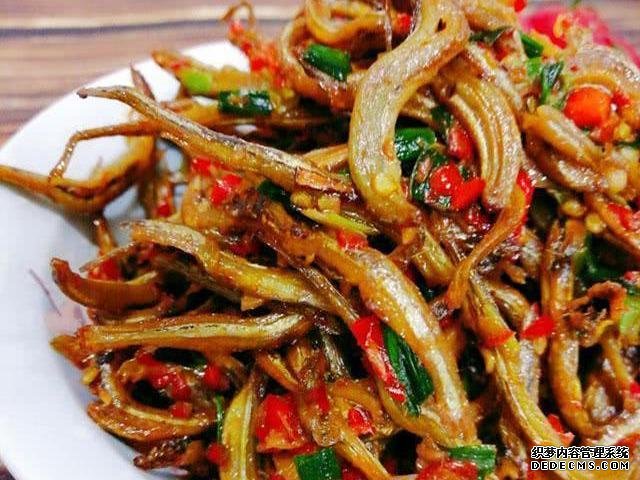 香菜爆豬肝，剁椒梅鱭魚(yú)干，蕃茄魚(yú)片這幾道家常菜的做法