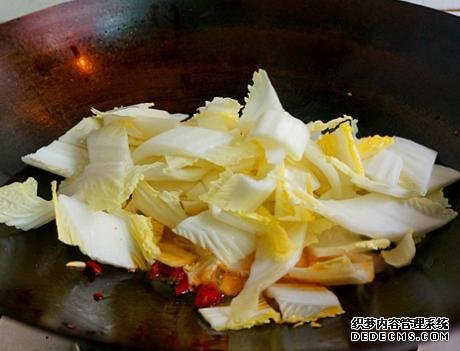 飯店做的醋溜白菜為啥好吃？學(xué)會(huì)小訣竅，自己在家做，成本2塊錢