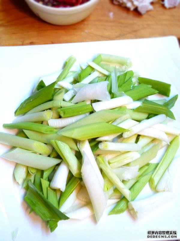 回鍋肉最好吃的做法，好吃又下飯，一人吃一盤(pán)，越吃越想吃