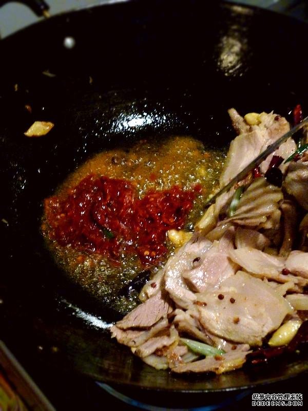 回鍋肉最好吃的做法，好吃又下飯，一人吃一盤(pán)，越吃越想吃