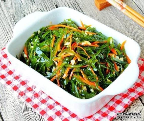 年夜飯推薦：腐乳扣肉，蔥油拌海帶，糖醋排骨的做法