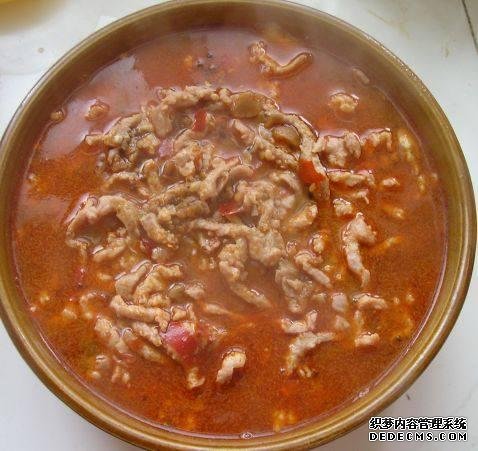 家庭版自制水煮肉，肉嫩軟滑，麻辣鮮香，每次做都不夠吃