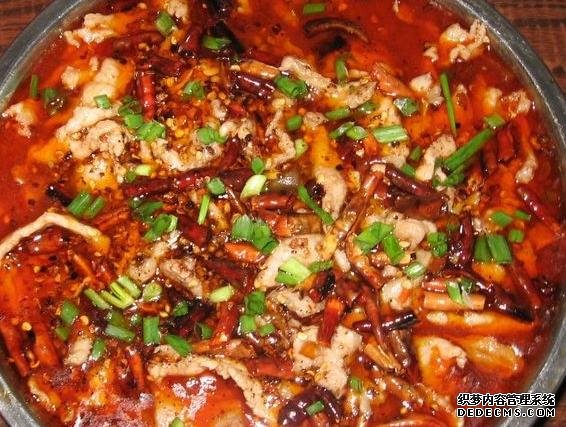 家庭版自制水煮肉，肉嫩軟滑，麻辣鮮香，每次做都不夠吃