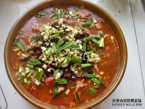 家庭版自制水煮肉，肉嫩軟滑，麻辣鮮香，每次做都不夠吃