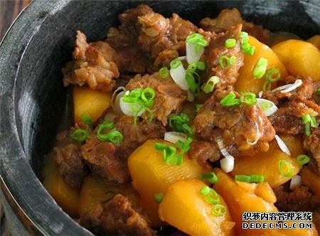 10款肉類菜品的簡(jiǎn)單做法。不會(huì)做的趕緊學(xué)起來，絕對(duì)有一款你喜歡