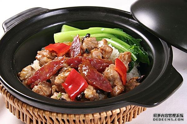 好吃的煲仔飯，有飯有菜，營養(yǎng)豐富，省時省力又省心