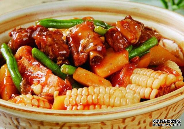 有葷有素，營養(yǎng)豐富的大亂燉，制作簡單鮮香可口的地三鮮