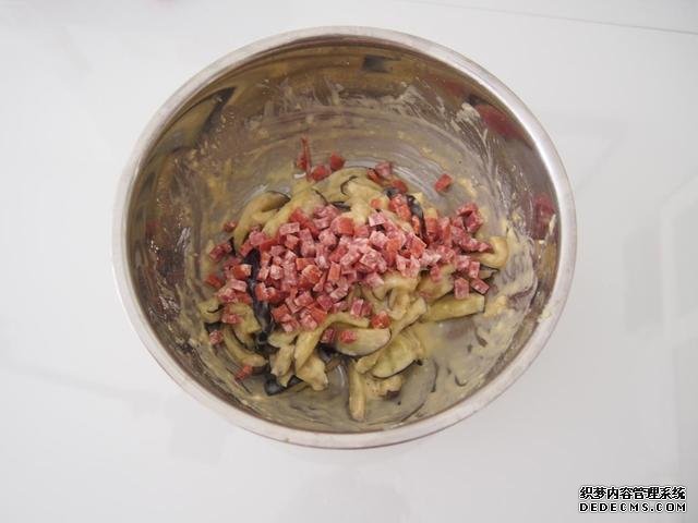 茄子換種做法，搭配牛肉做“披薩”，味道特別值得嘗試