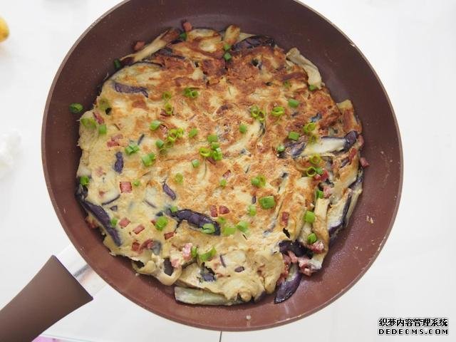 茄子換種做法，搭配牛肉做“披薩”，味道特別值得嘗試