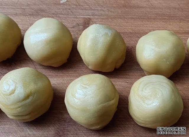 綠豆別熬粥啦，試試這樣做，5元食材做一大盤，孩子吃了還想吃
