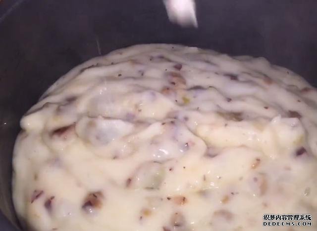 牛奶別直接喝了，教你一個新吃法，又香又甜真好吃，做法還簡單
