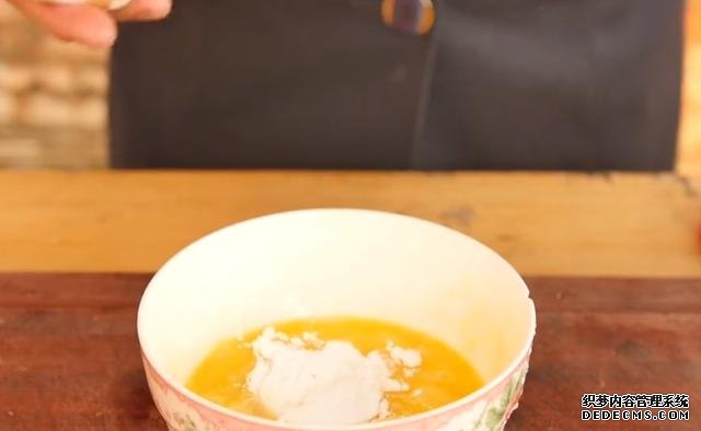 蘋果不要直接吃了，加2個雞蛋，家里來客都不怕，端上桌就被搶光