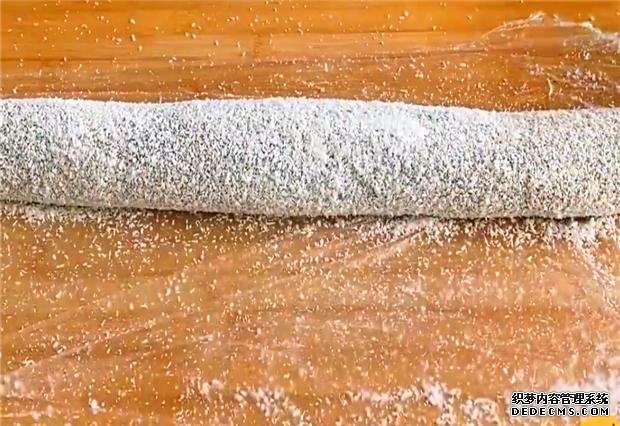 家里糯米粉別浪費了，只需簡單一做，又香又糯，吃一次就難以忘記