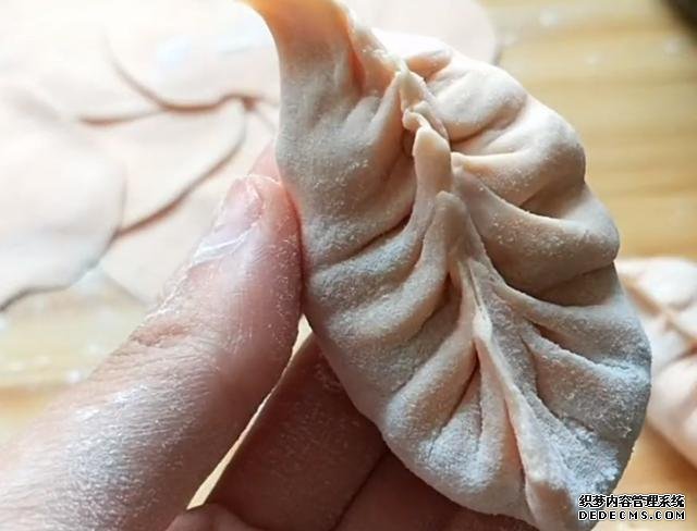蘿卜渾身都是寶，教你秘制新吃法，不炒不燉不炸，出鍋全家流口水