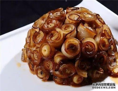 年夜飯推薦：椒麻雞，龍眼臘扣肉，紫蘇醬炒牛肝菌的做法