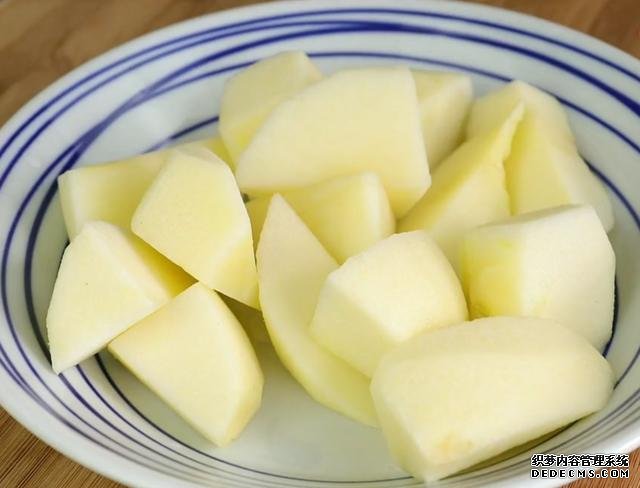 1個(gè)蘋(píng)果，3個(gè)雞蛋，教你一個(gè)想不到的做法，連吃10天都不會(huì)膩